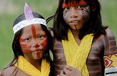 tribes kayapo naked xingu tribe indigena corporal brazil tribu indians indios amazonian enfant amazonas filles nativo asentamiento identidad olho tô