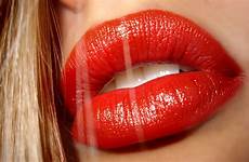 sensual lips red wallpaper details