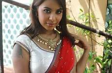 actress indian reddy sri saree aunty red sexy blouse hot real cleavage mallu srilekha wife doodhwali boobs big stills desi