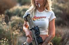 armas mulheres militares
