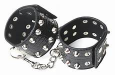 handcuffs slave bdsm rivert bondage chain erotic couple tools leather metal accessories sex women