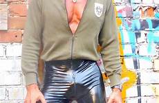 bulge trousers vinyl guy leggins boners zeigegeil gayguy männer