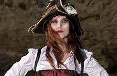 pirates pirata piratas wench mulher 500px danu punk wenches rpg uñas angie atrezzo sol mecklenburg naughty