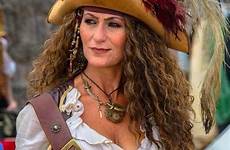pirate pirates pirata garb piratas renaissance piratin mujer fantasias maskerix machen wench invasion scoundrels sparrow femininas