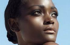 ragazze nere skinned scura bellissime maquillajes luzcas estilos divina africana ladies beauties totalbeauty darla
