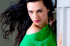 katie mcgrath wallpaper green actress eyes hair hd 4k preview click full