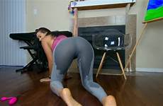 yoga pants squirting through videos
