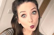 zoella selfie