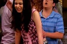 icarly carly sex innuendo freddie wikia wiki parenting ban war miranda cosgrove heat 2009 when