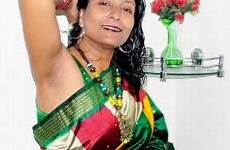 aunty indian armpit exposing