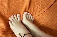 feet tumblr barefoot cute teen soles toes women foot legs