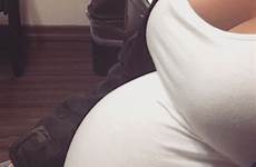 pregnant pregnancy bump cleavage oldu ikinci kez nuas deserto tiradas gravidez publicou reprodução barriga complains