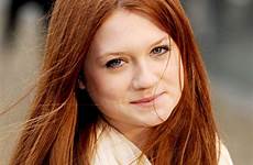 bonnie wright ginny weasley francesca redhead hollywood better google cast wrigth cabelos harmonie 25th younger theplace2 actrice skyrock