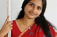 indian housewife beautiful saree hot bhabhi