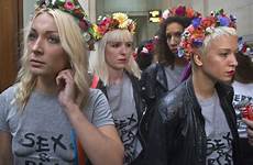 femen protest topless feminist musulman organisateurs inna shevchenko juillet leur palais mercredi justice plainte amende requis euros activists portent feminism