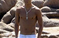 ronaldo cristiano body christiano summer shirtless beach 2005 wordpress he flower men physique haircuts 2010 shorts real delight afternoon 2009