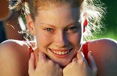 alyssa sutherland nude teenager her work get photographers told let perthnow undress urged model