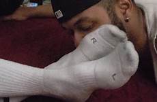 socks sniff gym stinky