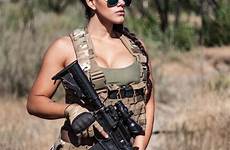 soldier babes armed weapon beardedmoney armas murica lumepa militar mujeres dumpper otherground