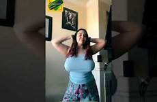 boobs bouncing bra dancing natural