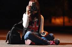 photographer girl camera canon taking night shooting dslr woman light shoot flash patience nh tr fashion singing kien person sports