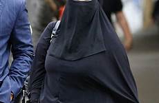 niqab vazi arab elomar fatima marufuku rwanda burqa court mohamed bares mtanzania