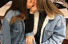 kissing lesbians