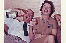 vintage drunk americans parties party femmes hommes et happy life laughing collect later now dance yahoo login