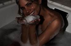 berry halle nude sexy fappening bath hot time celebrity braless moms pro celebs instagram exhibited bubble comments roundup weekly various