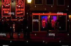 amsterdam prostituierte rotlichtviertel prostitutes alamy bereich seine posieren