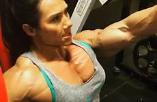 alina muscular popa ripped