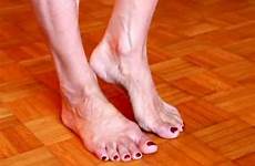 veiny feet