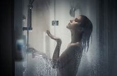 cold shower hot showering girl showers benefits vs so water which natural better health