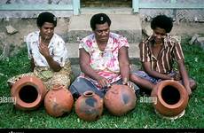fijian pottery making fijians three woman fiji village alamy stock viti levu island sigatoka valley group