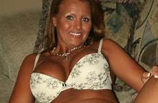 tanned cleavage tan bra amature housewife granny bottomless xxxneoncity xxgasm curvy pic