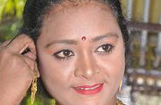 shakila hot actress shakeela saree stills tamil back