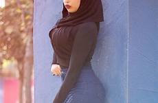 hijab arab muslim jeans iranian curvy pendek musulmane jolies gaya sexygirlsinjeans