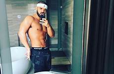 drake rapper male bulge candid shirtless bbw awards cum selfie drizzy courtesy rihanna pelado