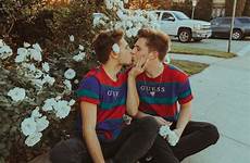 bisexual jongens homo novios guapos parejas affection pareja datingsite