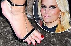 toes feet long jessica shoes simpson celebrity big celebrities toe sandals too over soles weird stick pretty middle edge looking