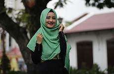 girl hijab muslim ramadhan religion indonesian moslem asian female daughter wear pikist