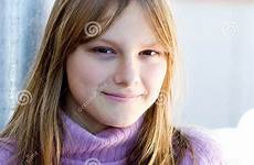 jeune fille glimlachen jonge portret tienermeisje gelukkige adolescence sourire verticale heureuse succubus jorja