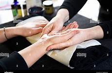 hand liverpool flowing helps massaging reflexology oxygen