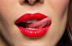lips licking licks lipstick rossetto labbra donna mouth chiuda lecca lambe acima bordos feche batom vermelho mulher licked ellen cserepes