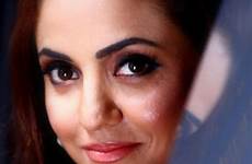 nadia khan pakistani actress latest meera hot sheen beautiful producer wallpaper shaheen sara reema sana makeup without sizzles photoshoot smiling