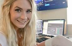flashing vagina twitch her gamer live show denies during anyway ban but scoopnest