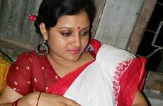 aunty mallu hot saree bhabhi bengali indian aunties kambi girls looks desi actress great married sexy boobs malayalam videos south