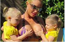 coco austin nicole sexy ass nude leaked sex huge thong boobs xxx pictoa exposing very