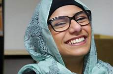 mia khalifa star hijab death threats scene muslim controversial sex video lead her supplied source au