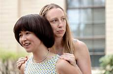 pen15 show middle hulu school maya anna erskine women themselves tv konkle play two alex series old actors cast lombardi